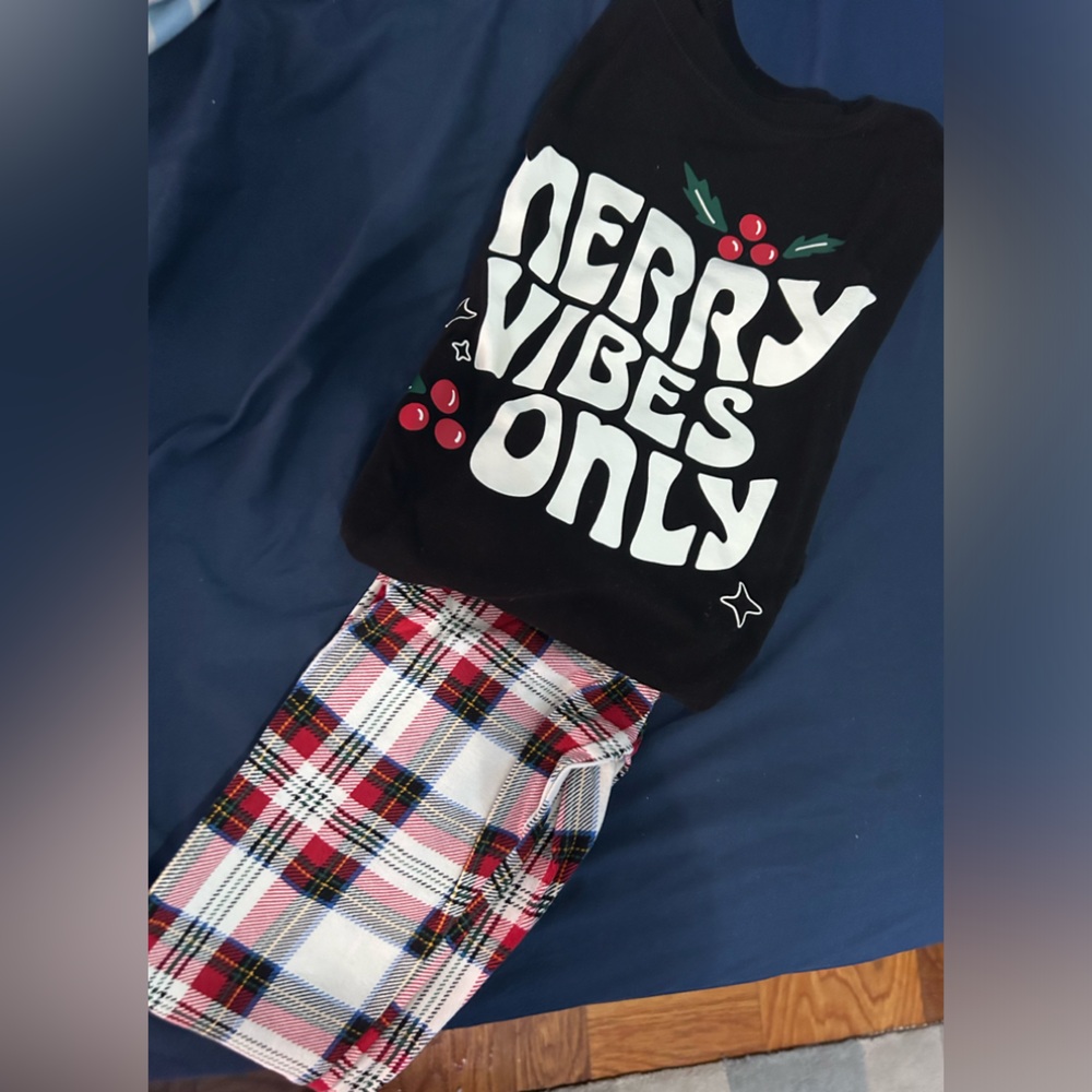 Merry vibes Christmas pajamas XL